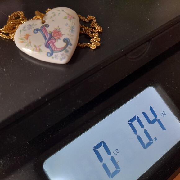 Vintage Avon Porcelain Heart “L” Initial Necklace on 24” Gold Rope Chain - Picture 10 of 10